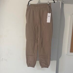 ALO Tan Accolade Sweatpants